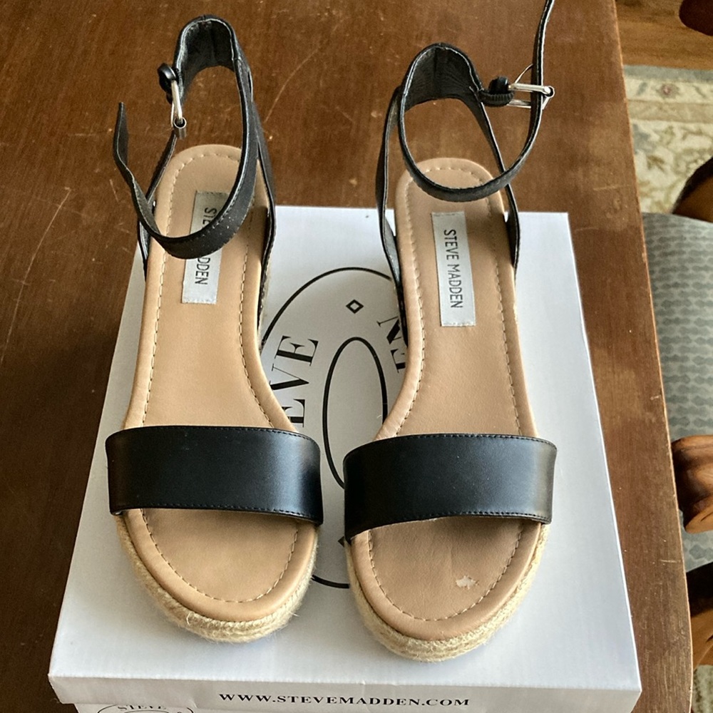 Steve Madden Jewel black leather shoes. 8.5 great condition